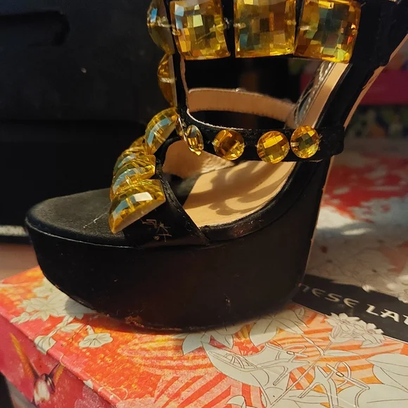 Chinese Laundry Heels - Picture 5 of 5